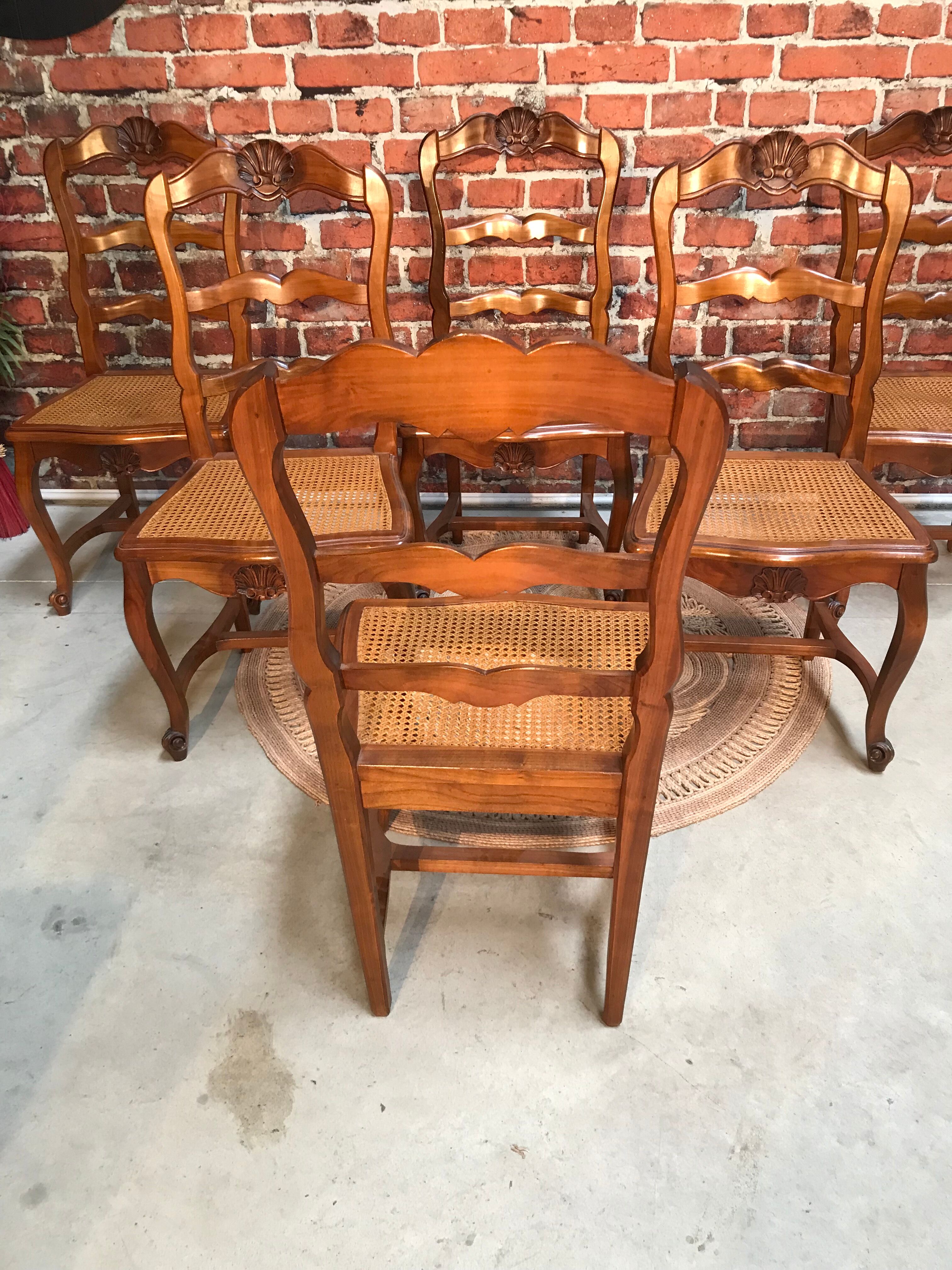 Lot 6 canned chairs