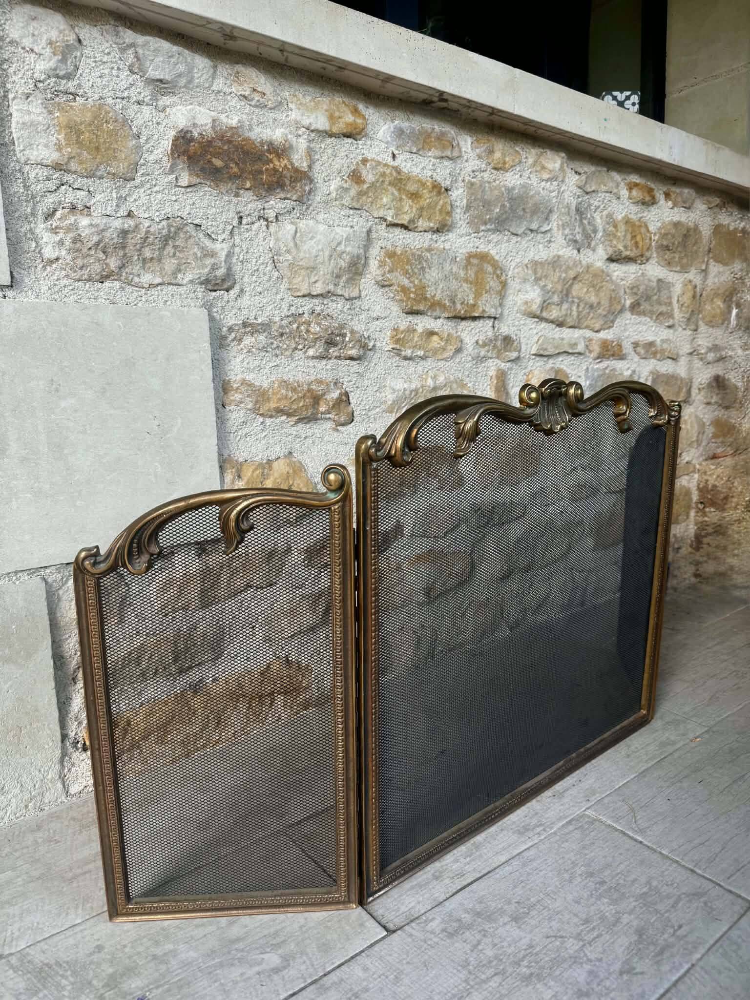 Brass fireplace screen in Louis XV style