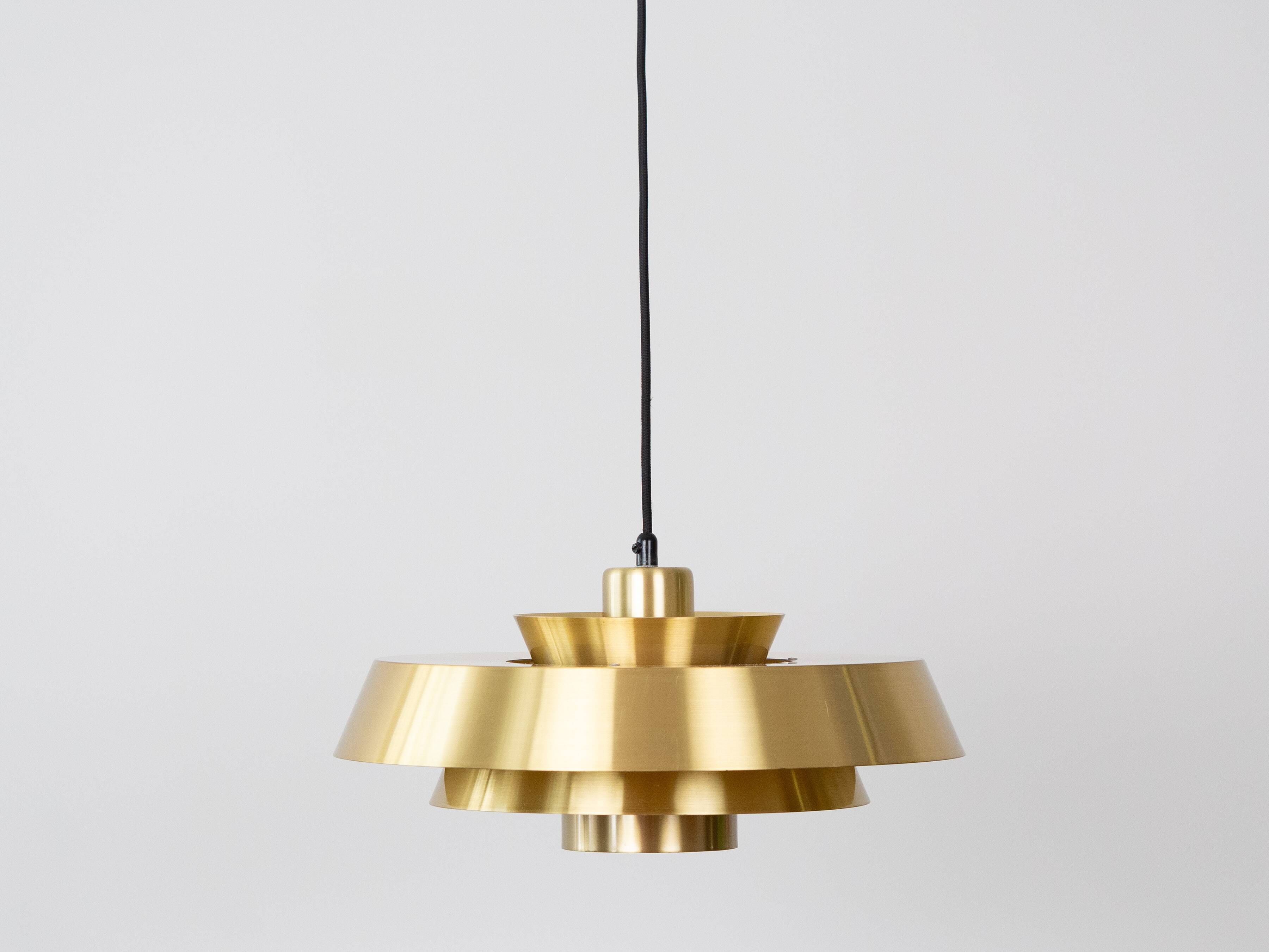 Suspension danoise Nova par Jo Hammerborg, Fog og Morup, 1963