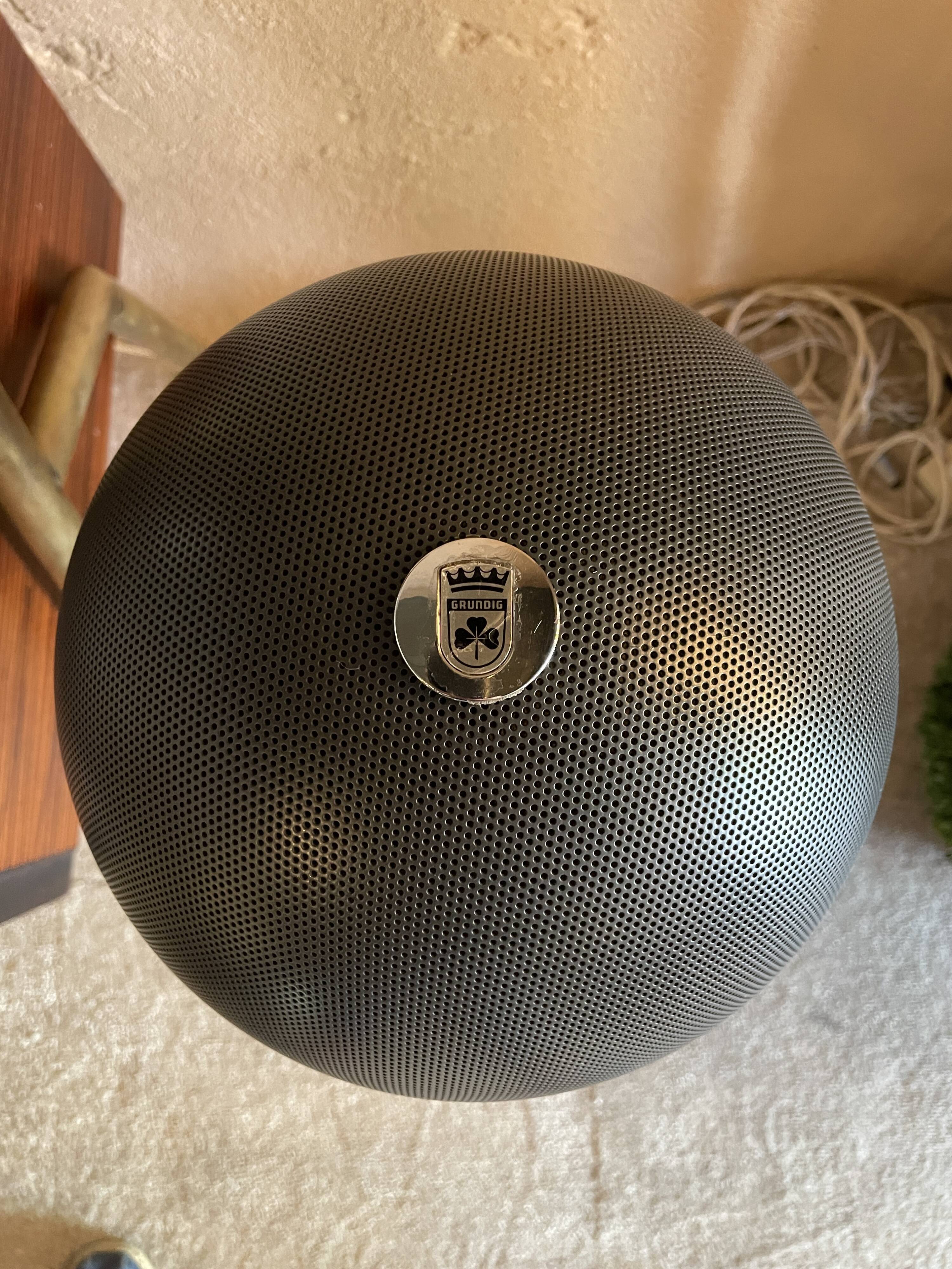 Paire d'enceintes Grundig Audiorama 4OOO noires