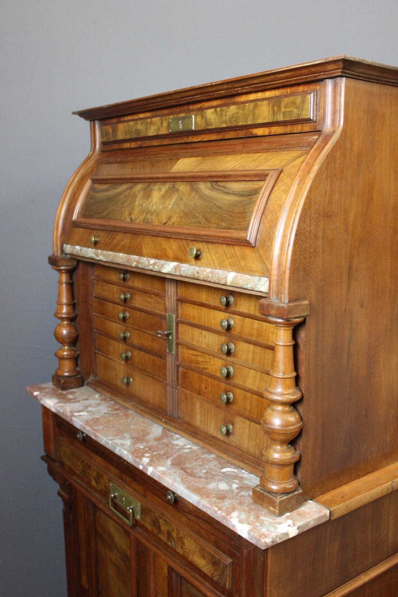 Meuble de dentiste en noyer fin XIX