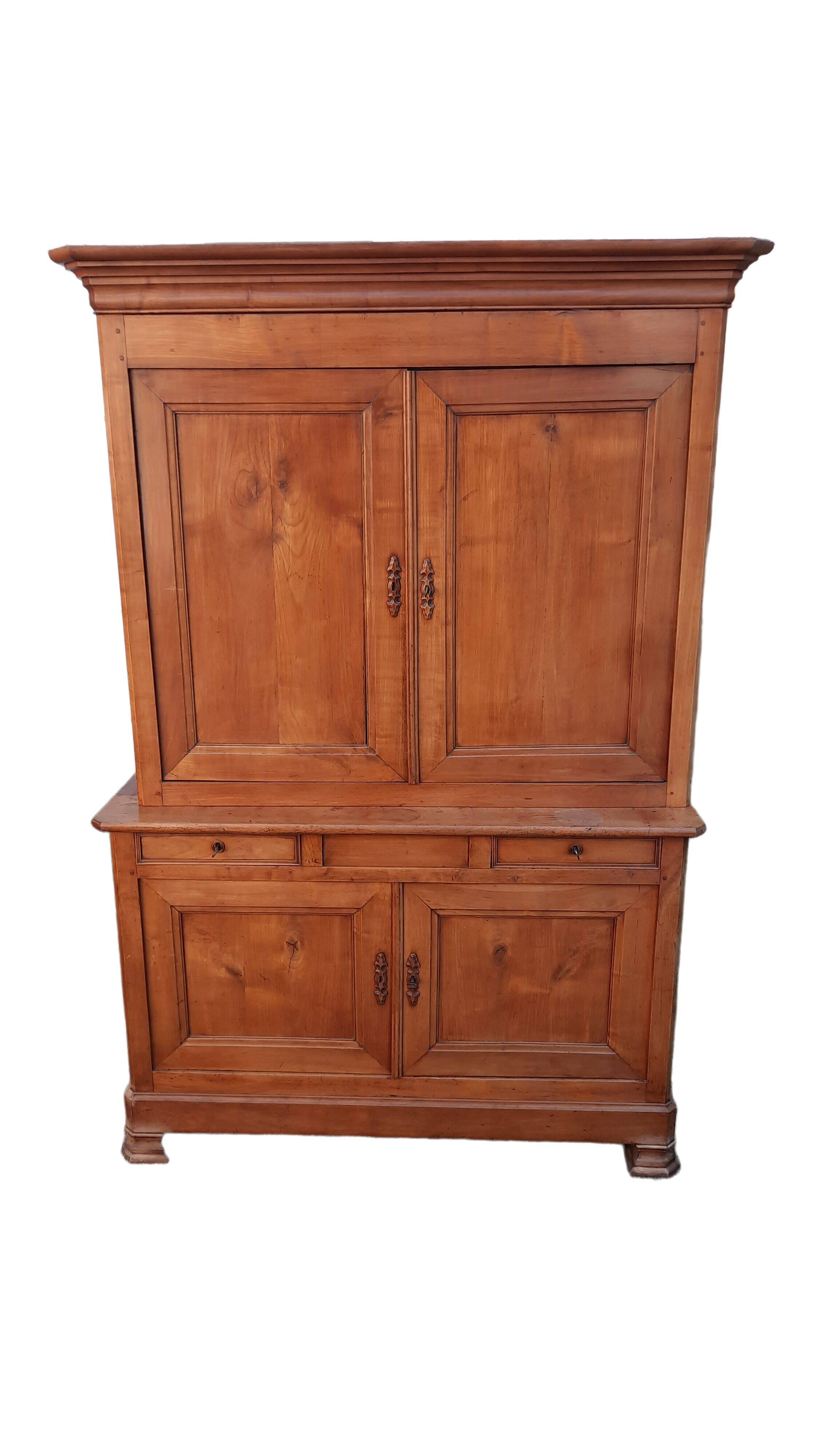 Louis Philippe dresser