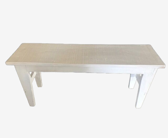 Bench patinated in white