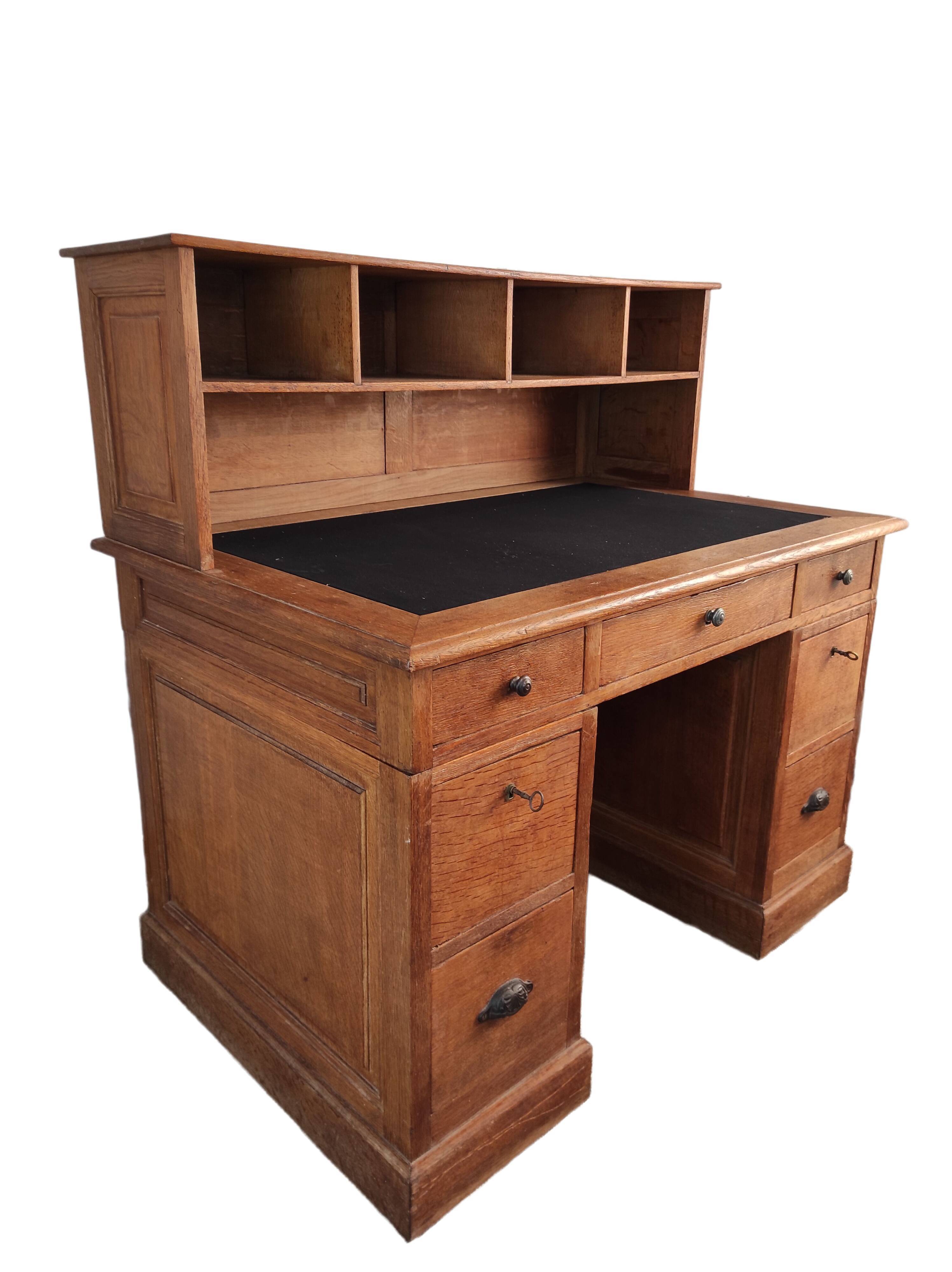 Oak stepped office 1900