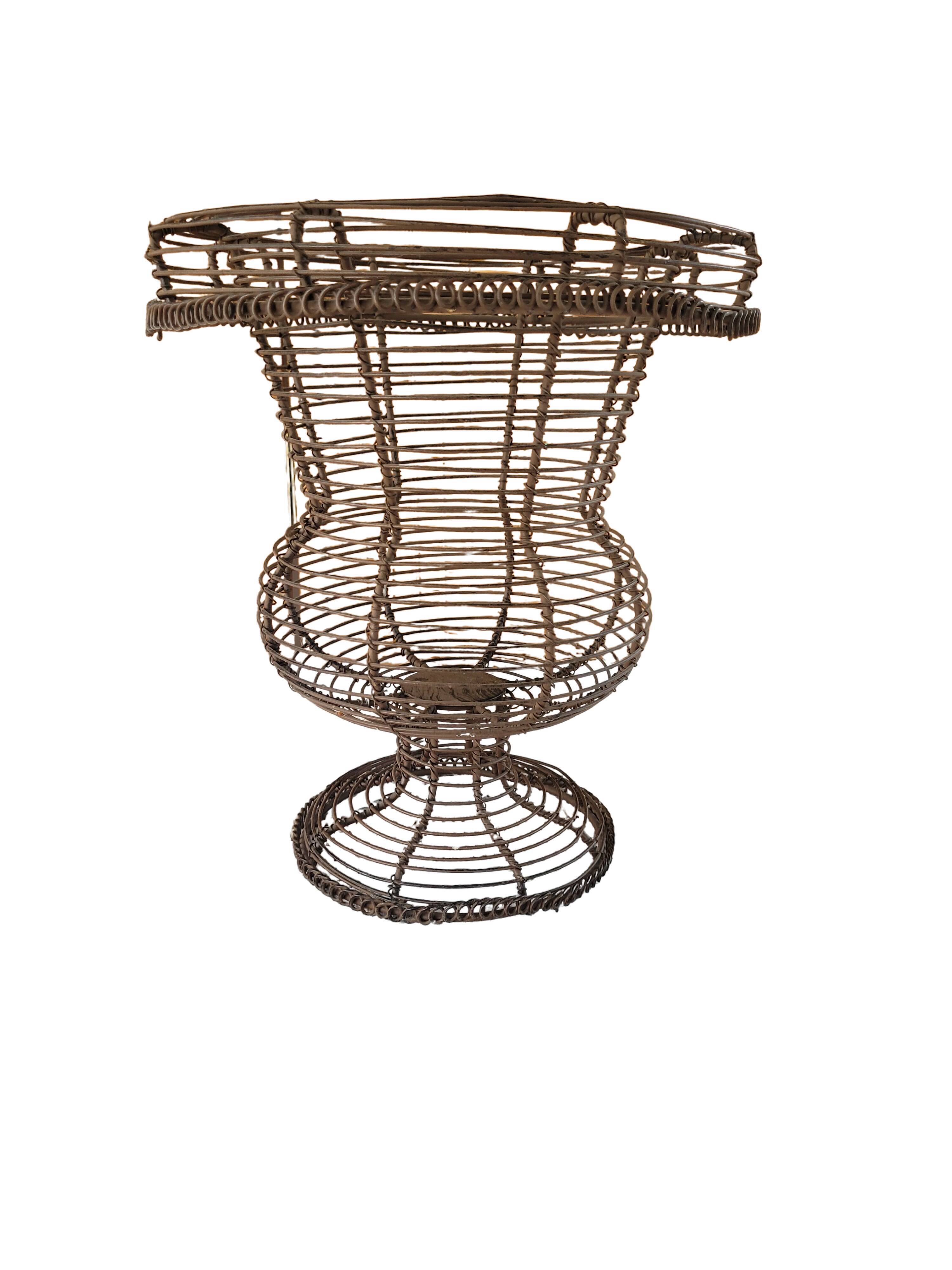 Medici vase in openwork iron