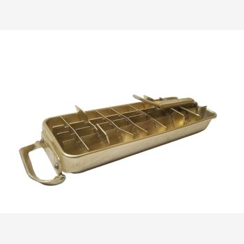 Vintage Quikube ice cube tray from the Frigidaire brand in golden aluminum - 60s/70s