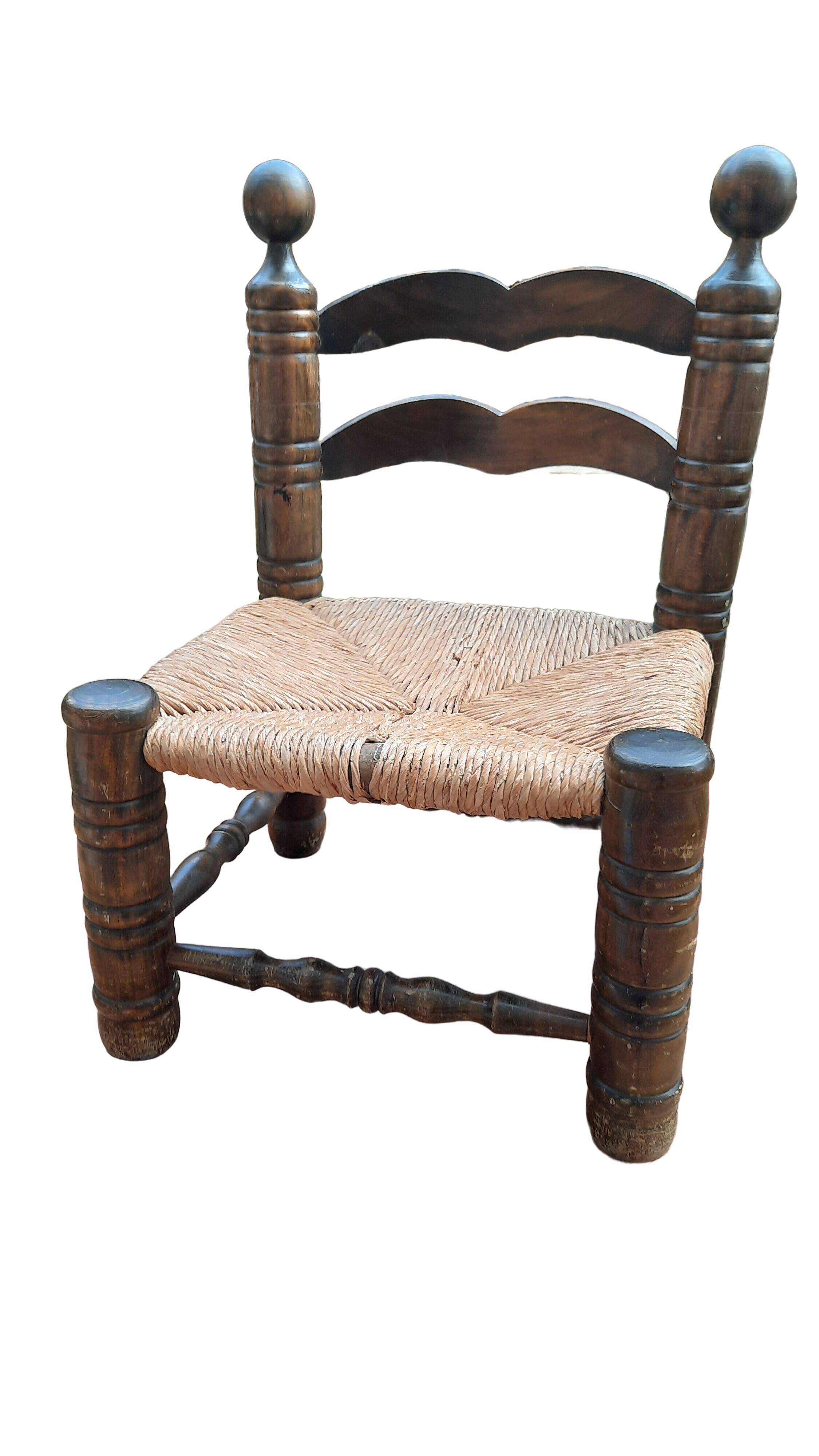 Chaise basse campagnarde
