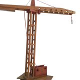 Ancienne grue en bois Dejou