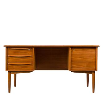 Teck de bureau moderne danois du milieu du siècle par Svend Madsen pour Falster, années 1970