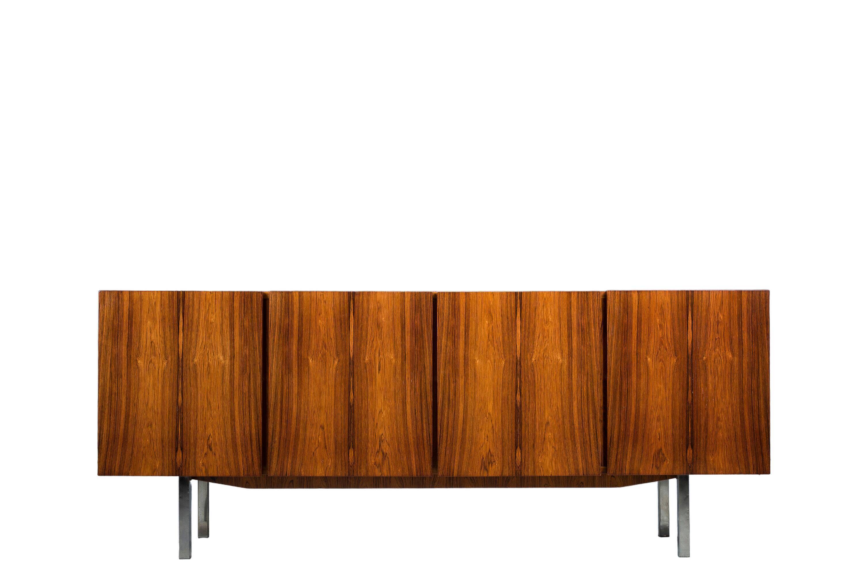 Buffet moderne du milieu du siècle en palissandre, 1970