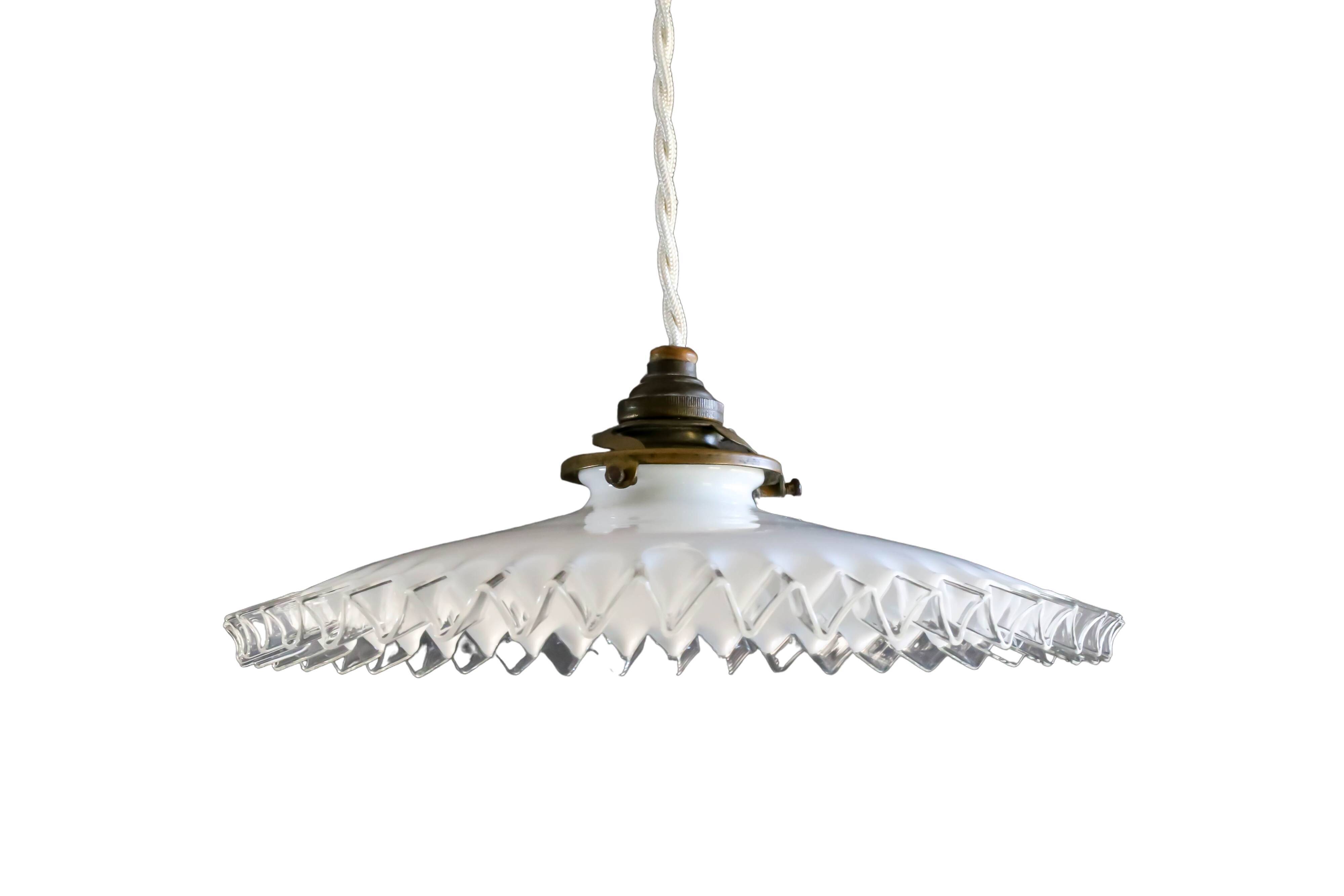 Opaline suspension pleated edges delivered with new-socket cable and old claw