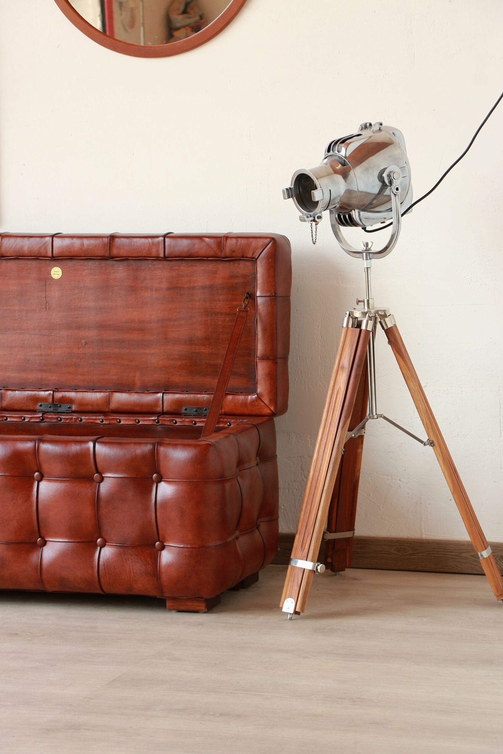 Chesterfield-style leather chest - "Jack" model - Olivier de Schrijver