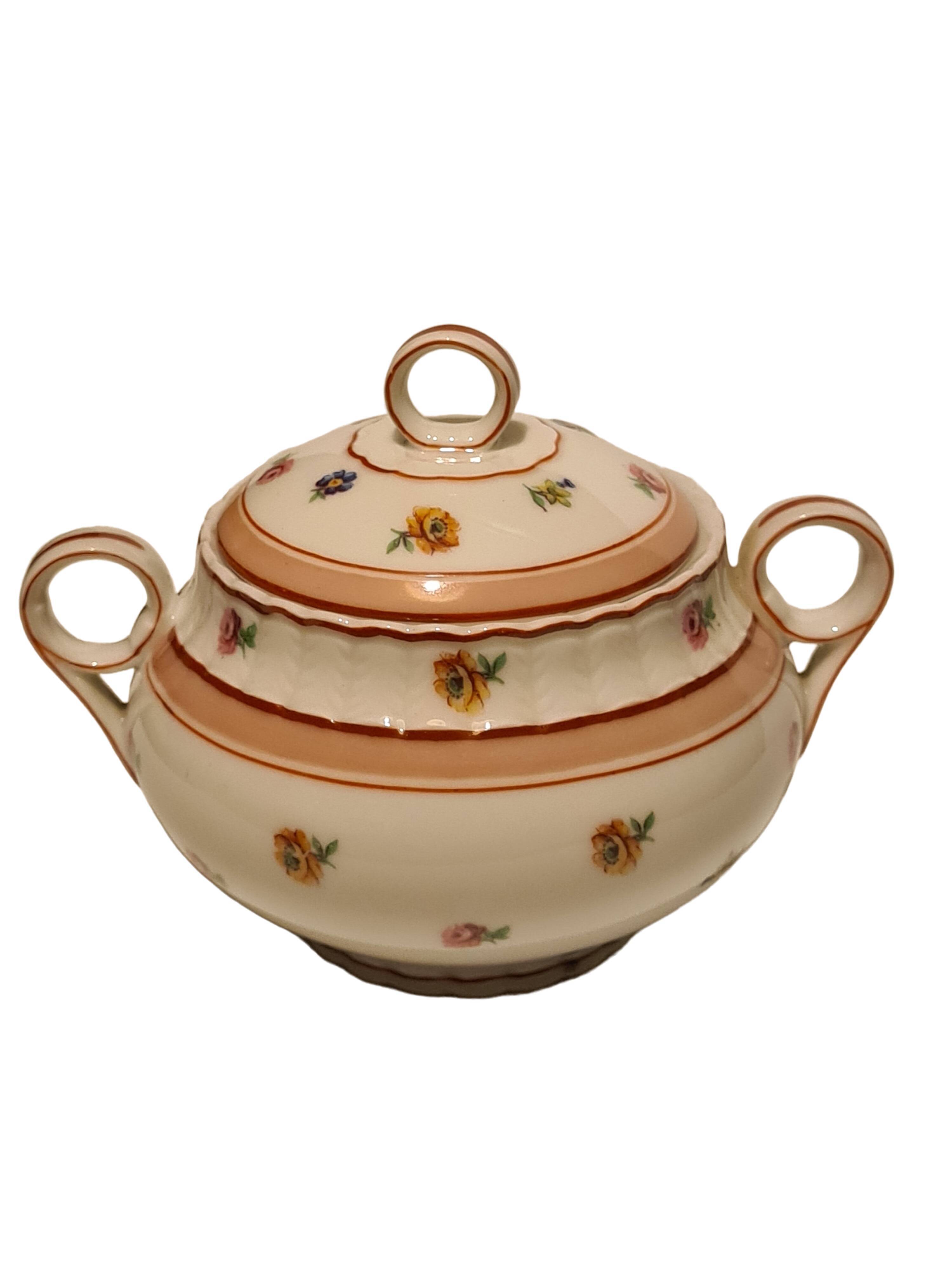Sucrier porcelaine de Limoges B&C décor floral
