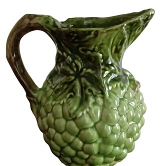 Pitcher - slurry decanter in the shape of a bunch of grapes, perfect condition.