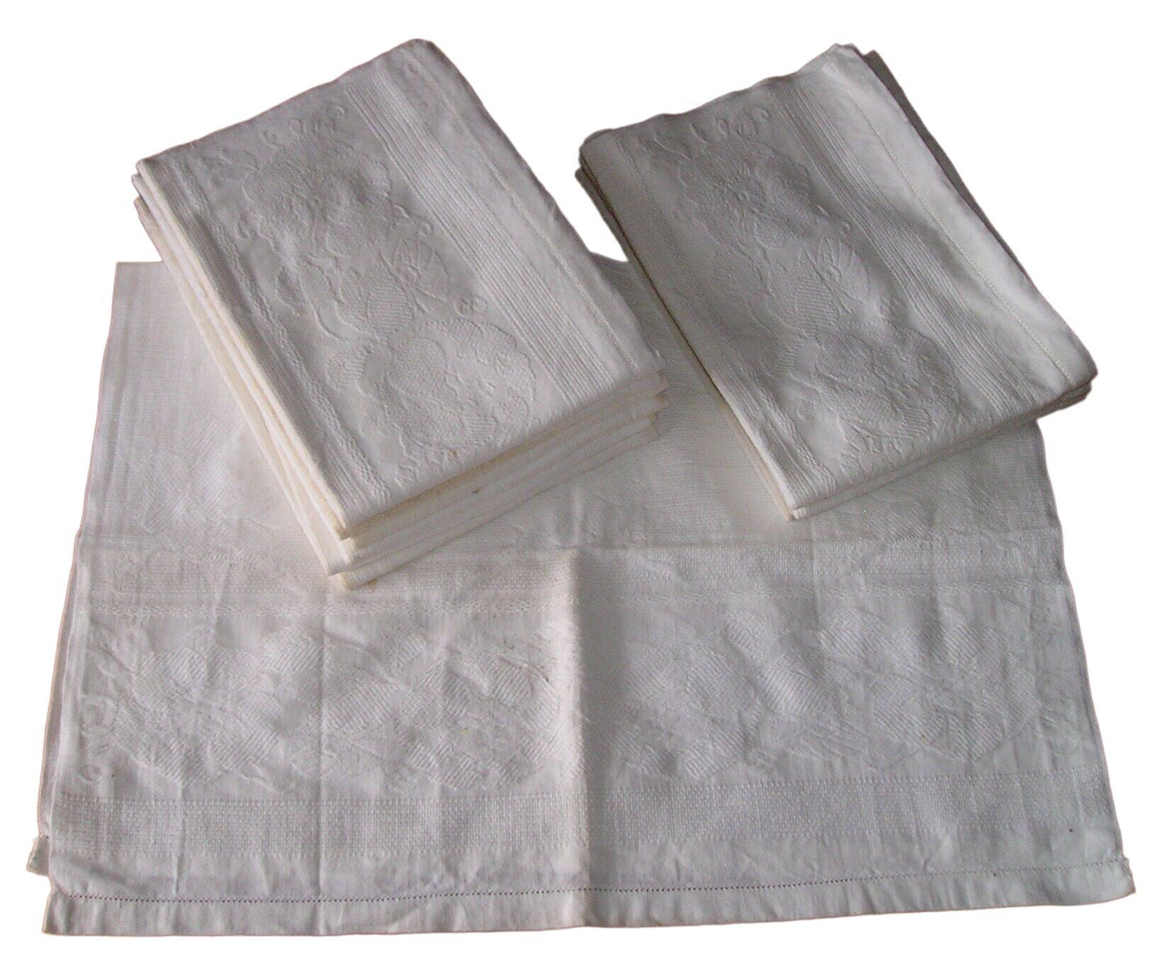 Set of 12 embroidered napkins