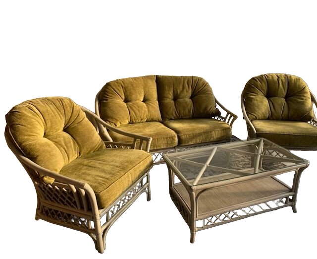 Rattan and velvet salon