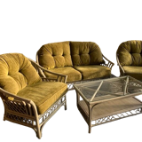 Rattan and velvet salon