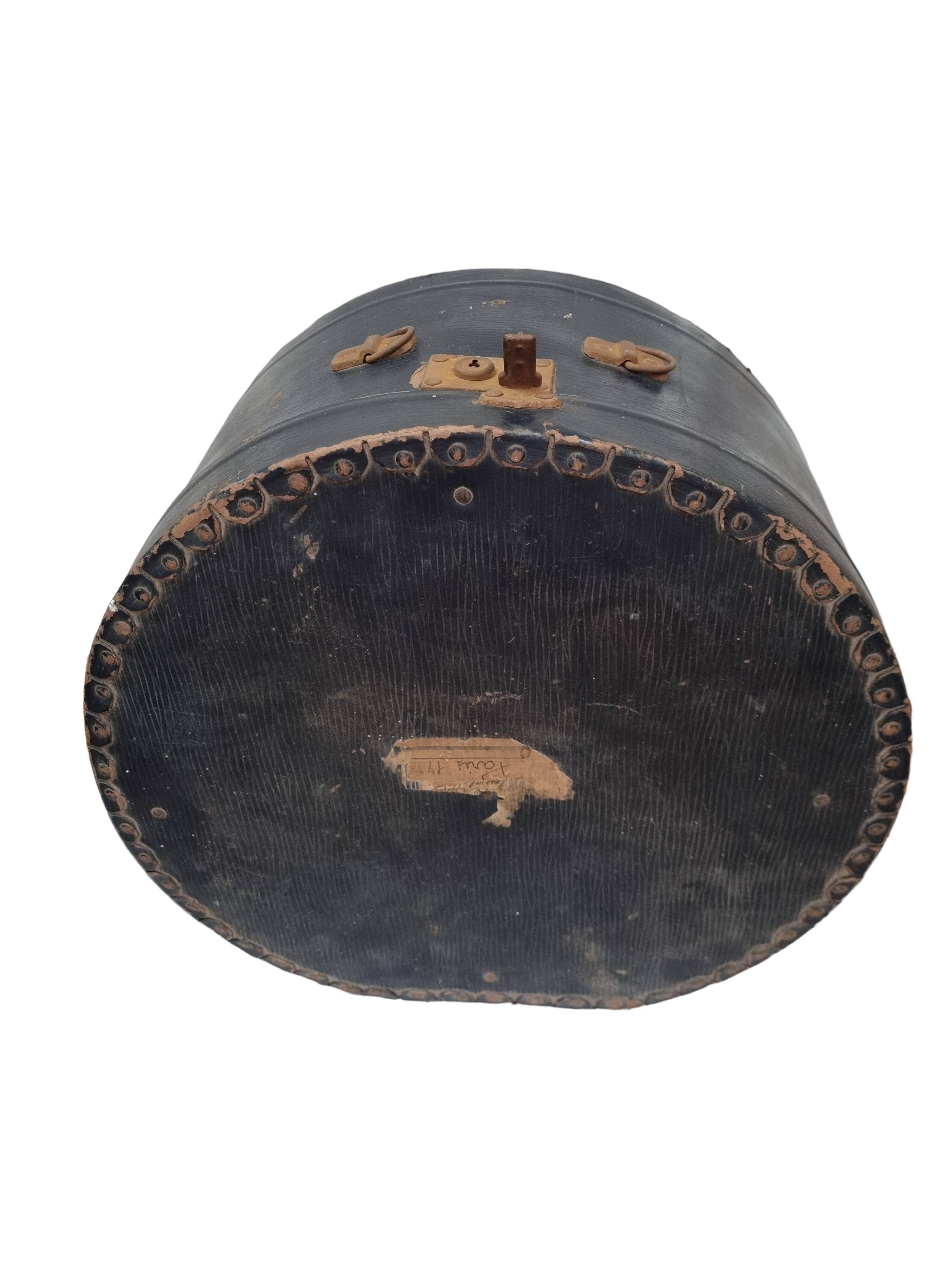 Early XXth, hat box