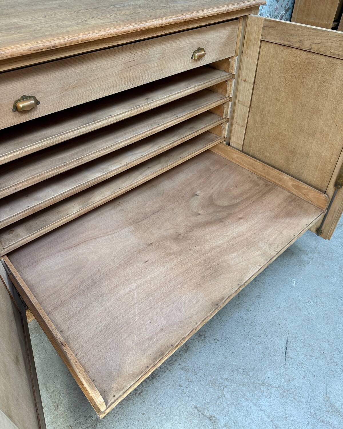 Oak plan cabinet / trade cabinet (renovated)