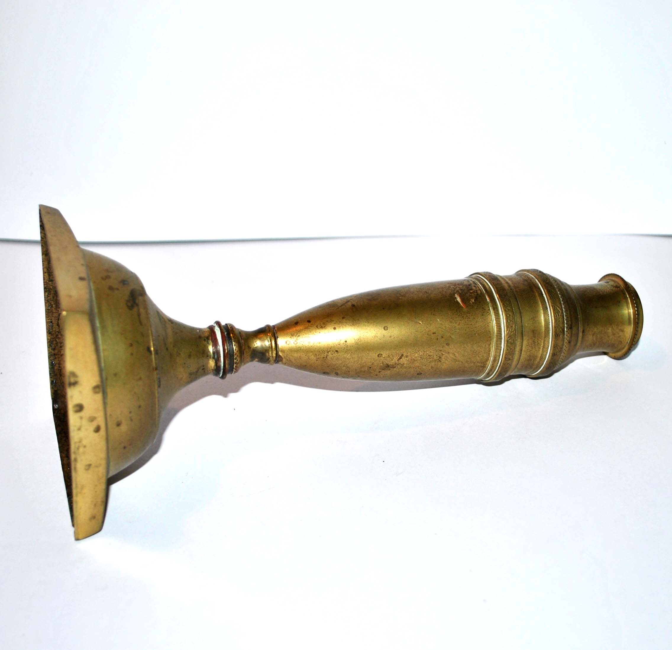 Old candlestick candlestick in engraved brass - shell shape 23 cm Ht