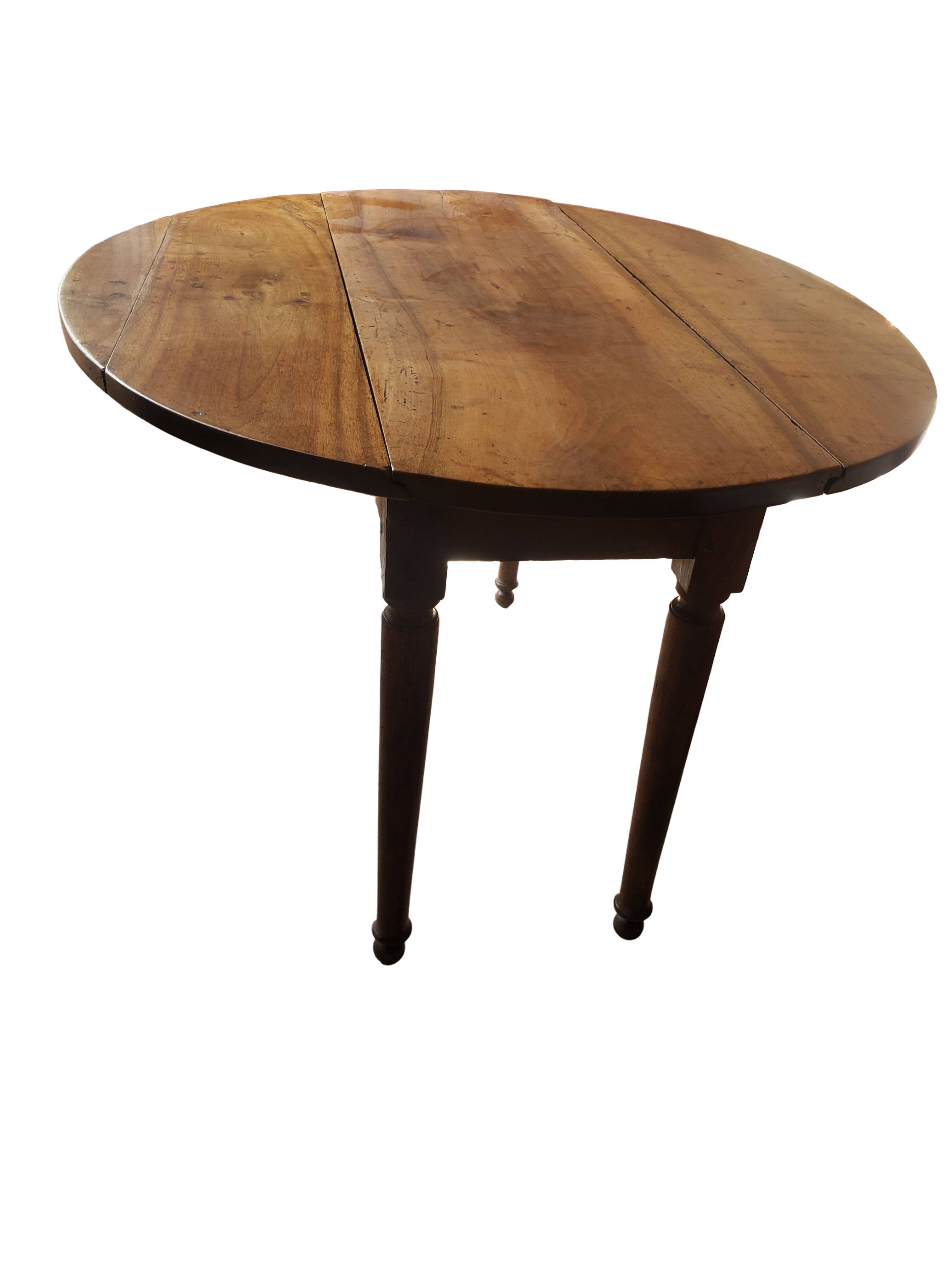 Table ancienne pliante en bois