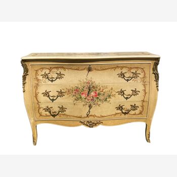 Commode laquée style Louis XV