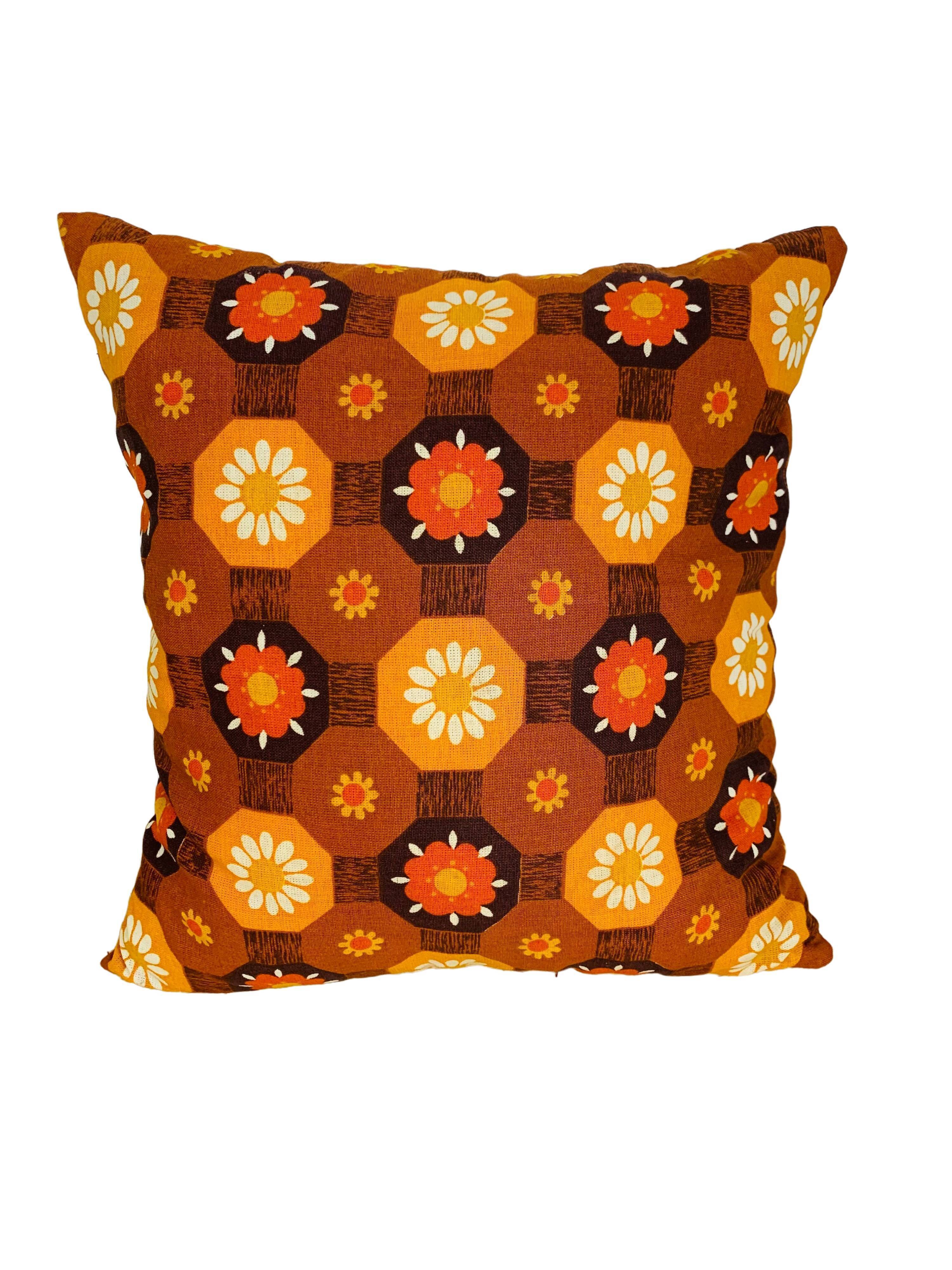 Vintage 70s flower cushion 38 x 38 cm