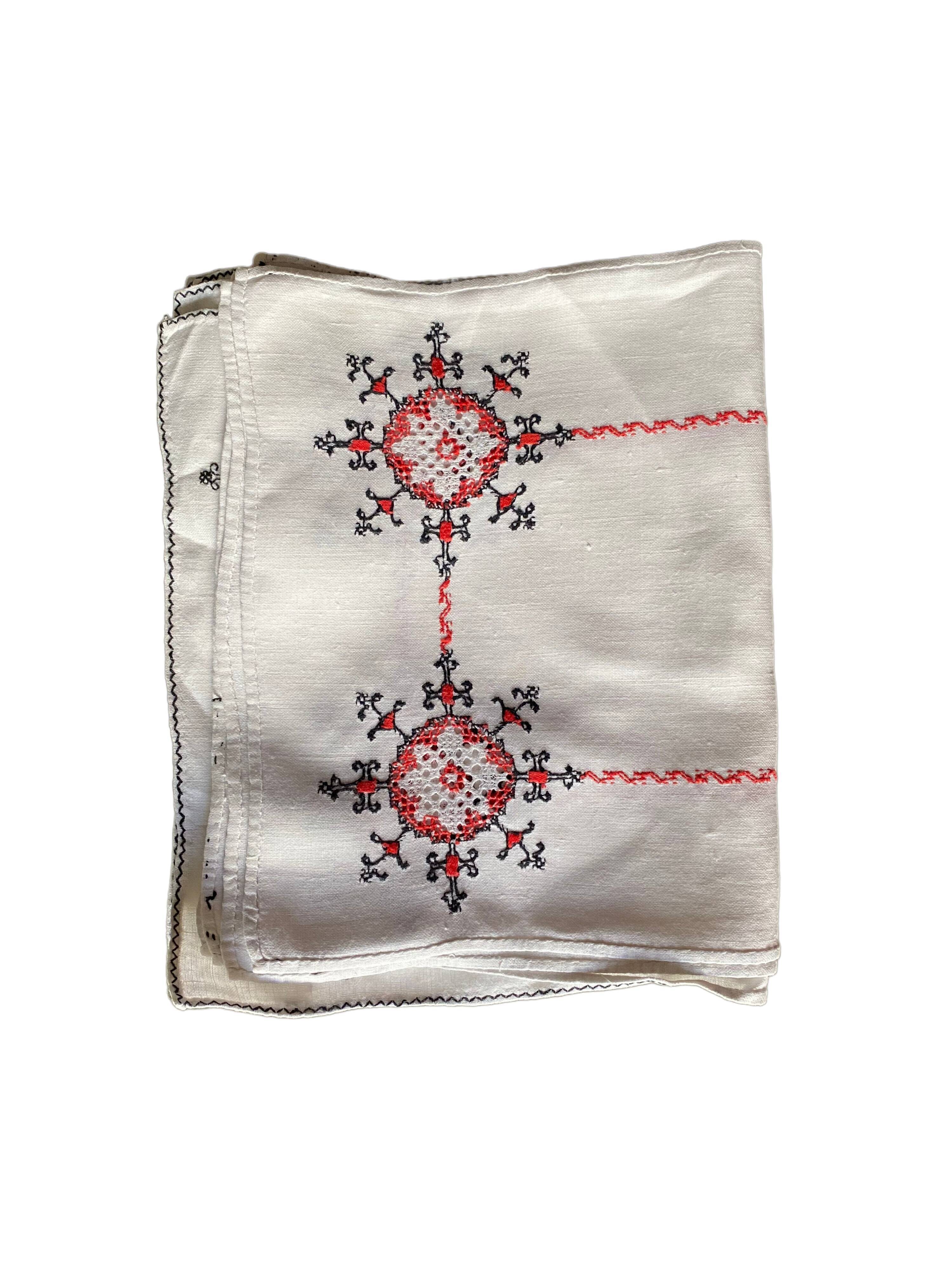 Set of 6 cotton embroidered placemats