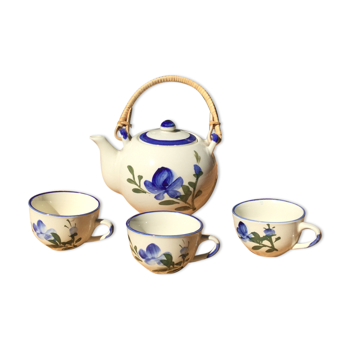 Chinese tea set in porcelain floral pattern