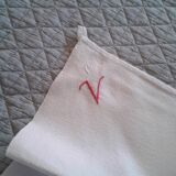 2 Large cotton towels monogram V
