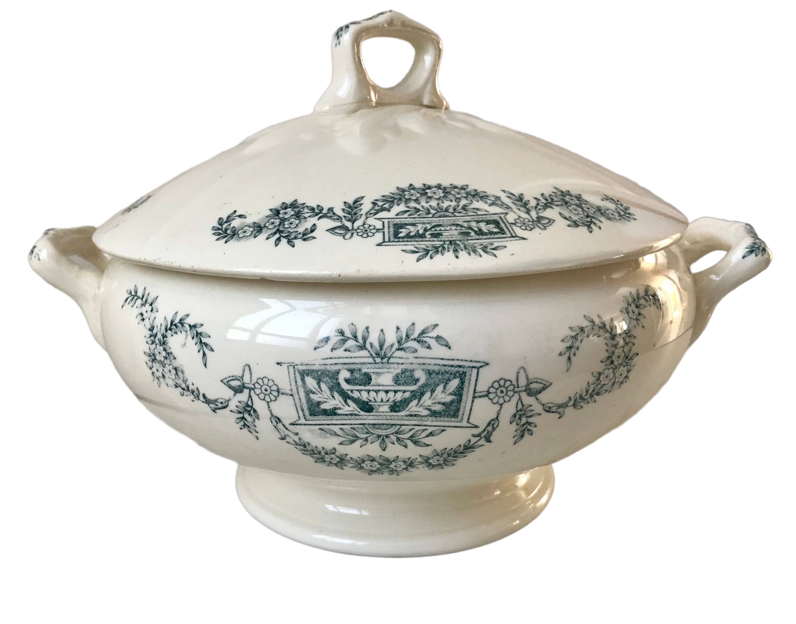 Soup pot Terre de Fer Longchamp model "Lutèce" late nineteenth