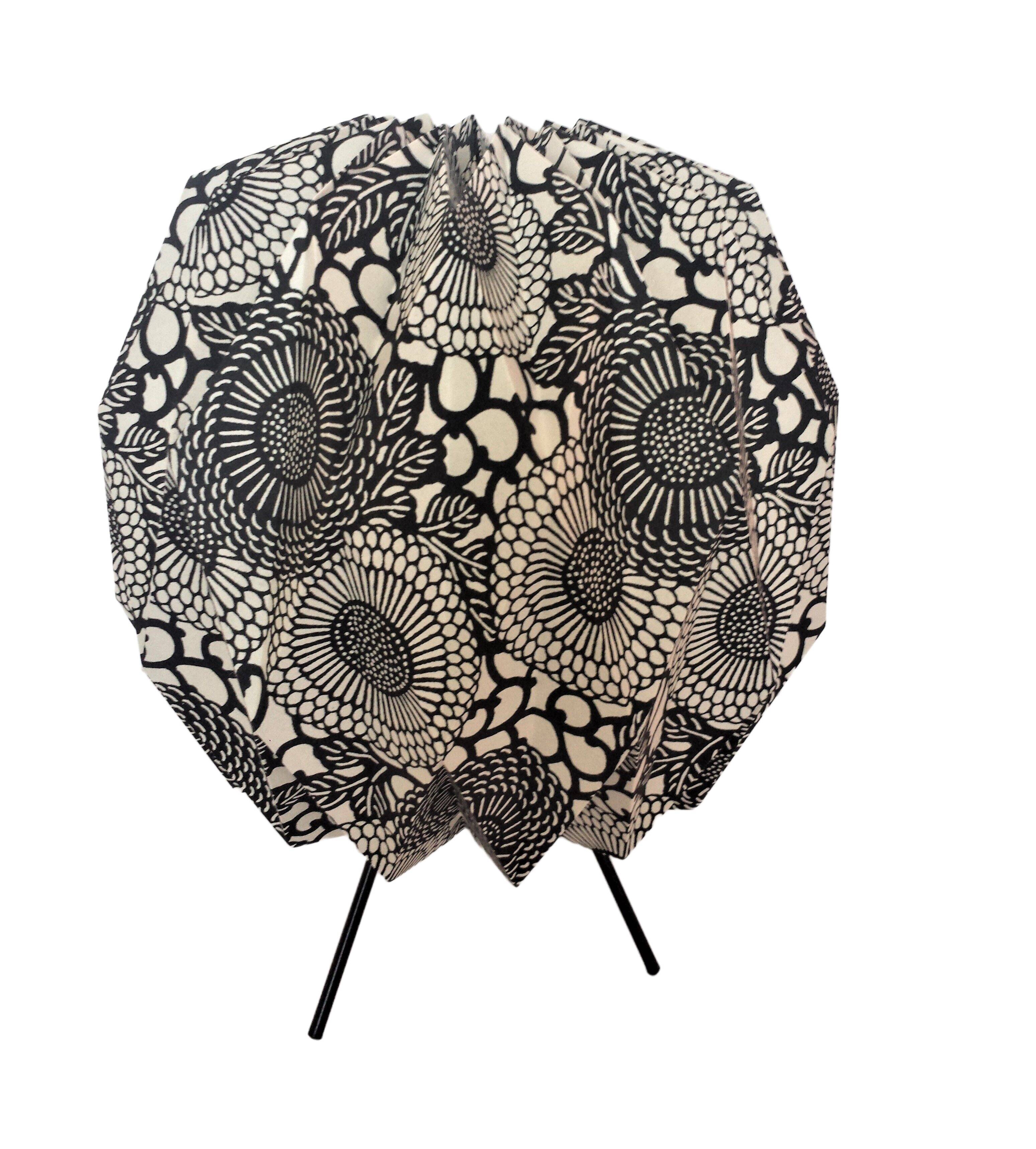 Hand-folded Sekai lamp Katazome shi black