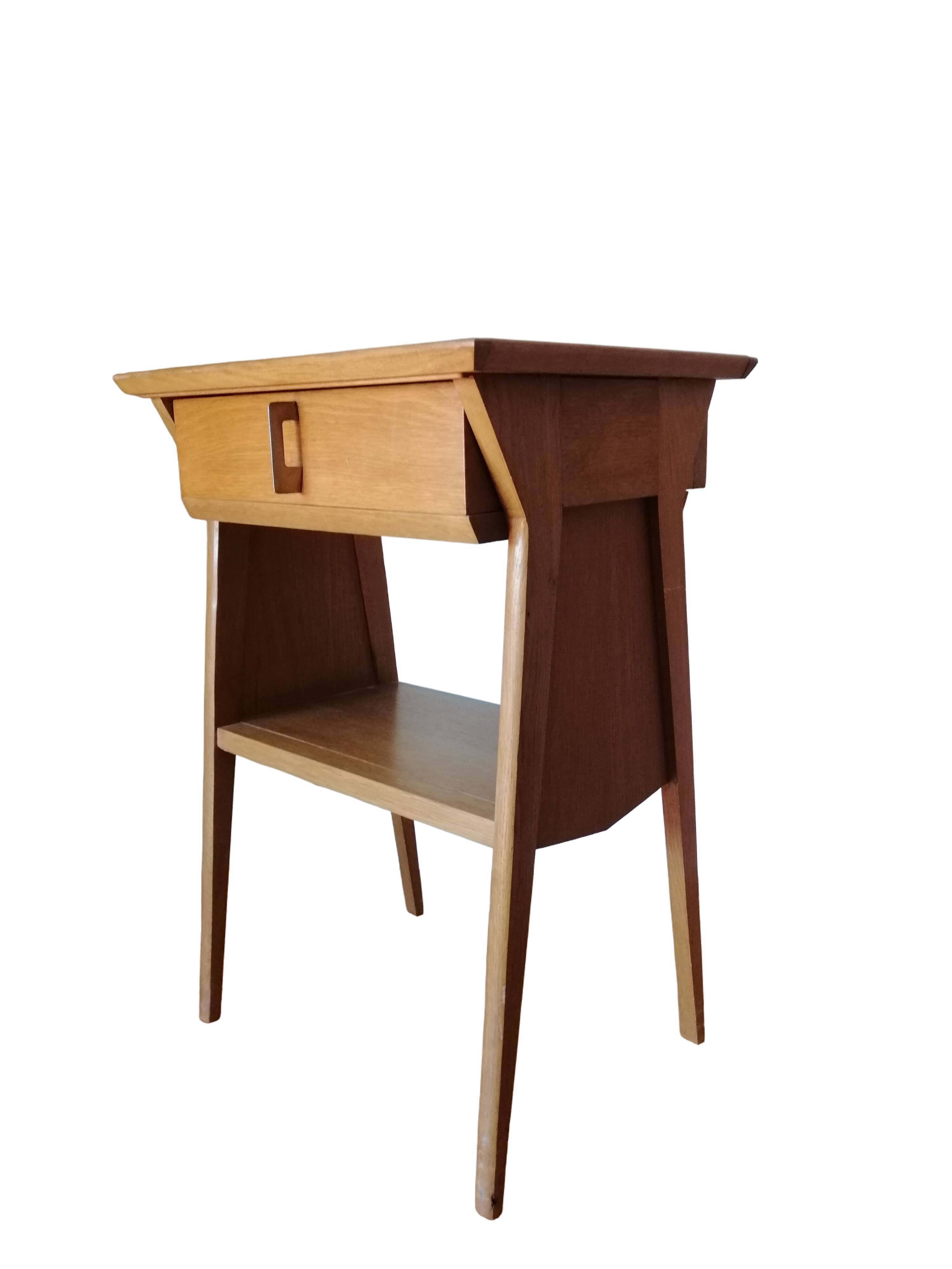 Vintage bedside table in oak, 60-70s