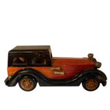 Voiture ancienne en bois