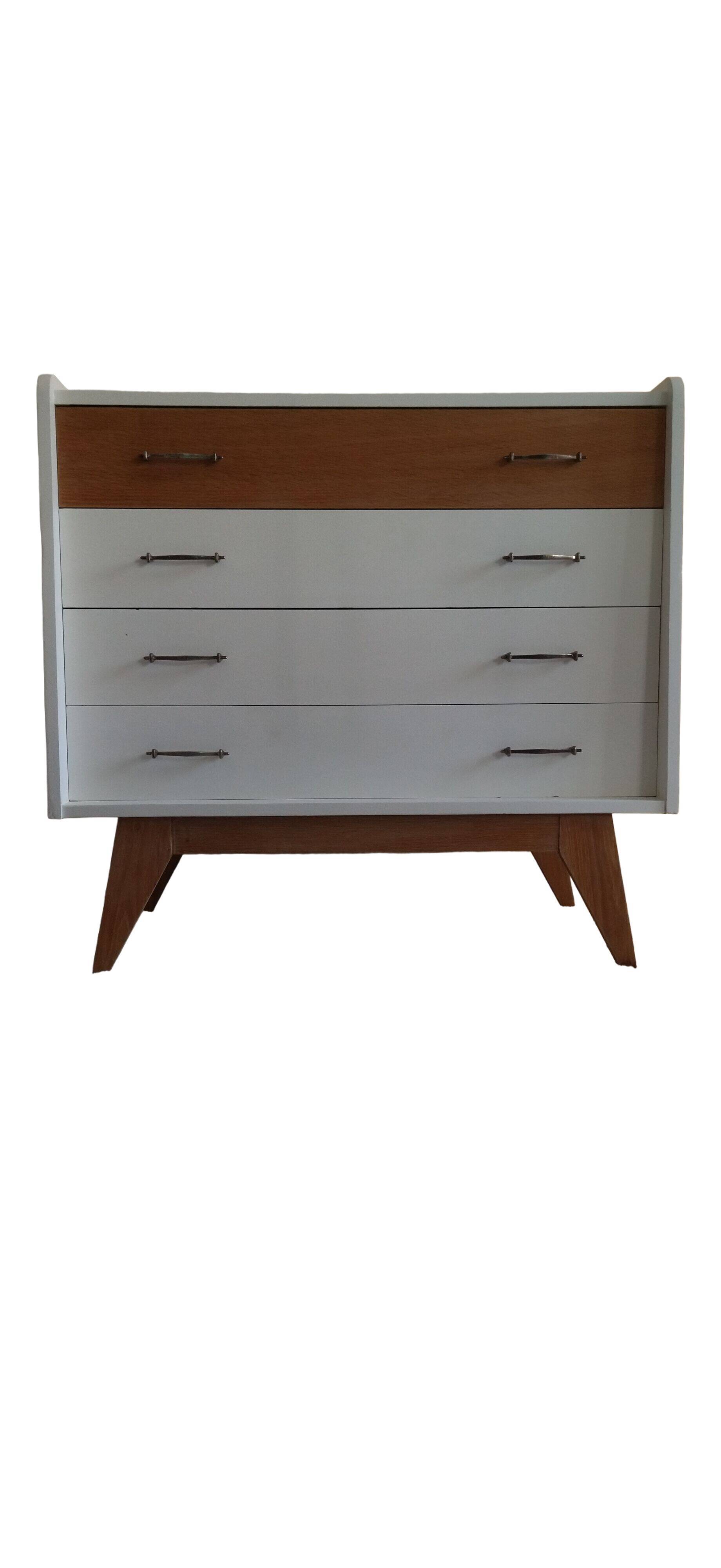 Chest of drawer compass feet