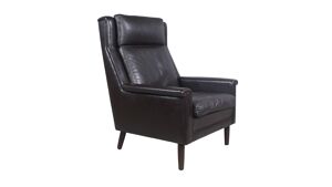 Chaise en cuir noir par