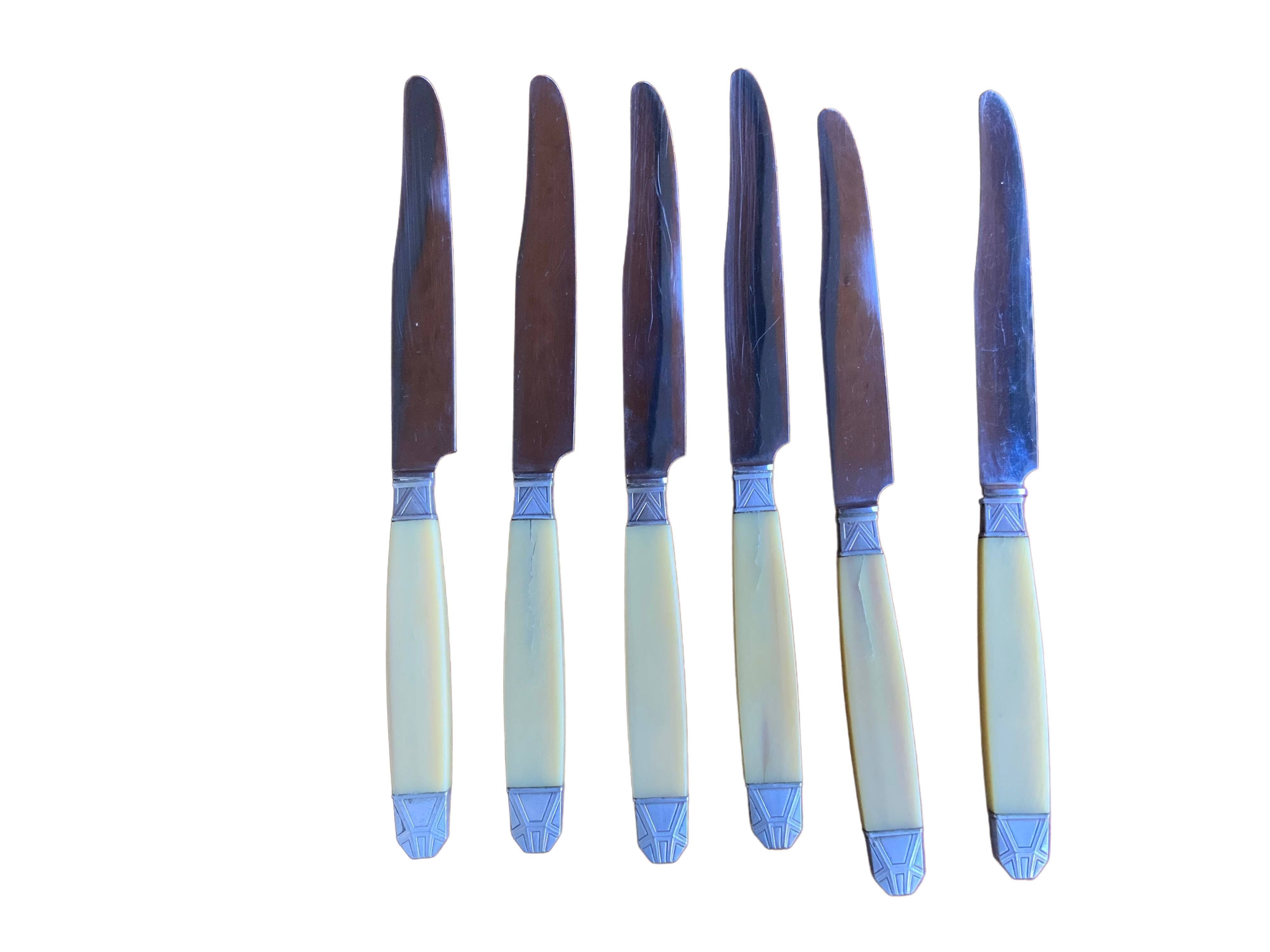 Small dessert knives