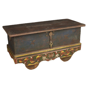 Indian chest in painted wood