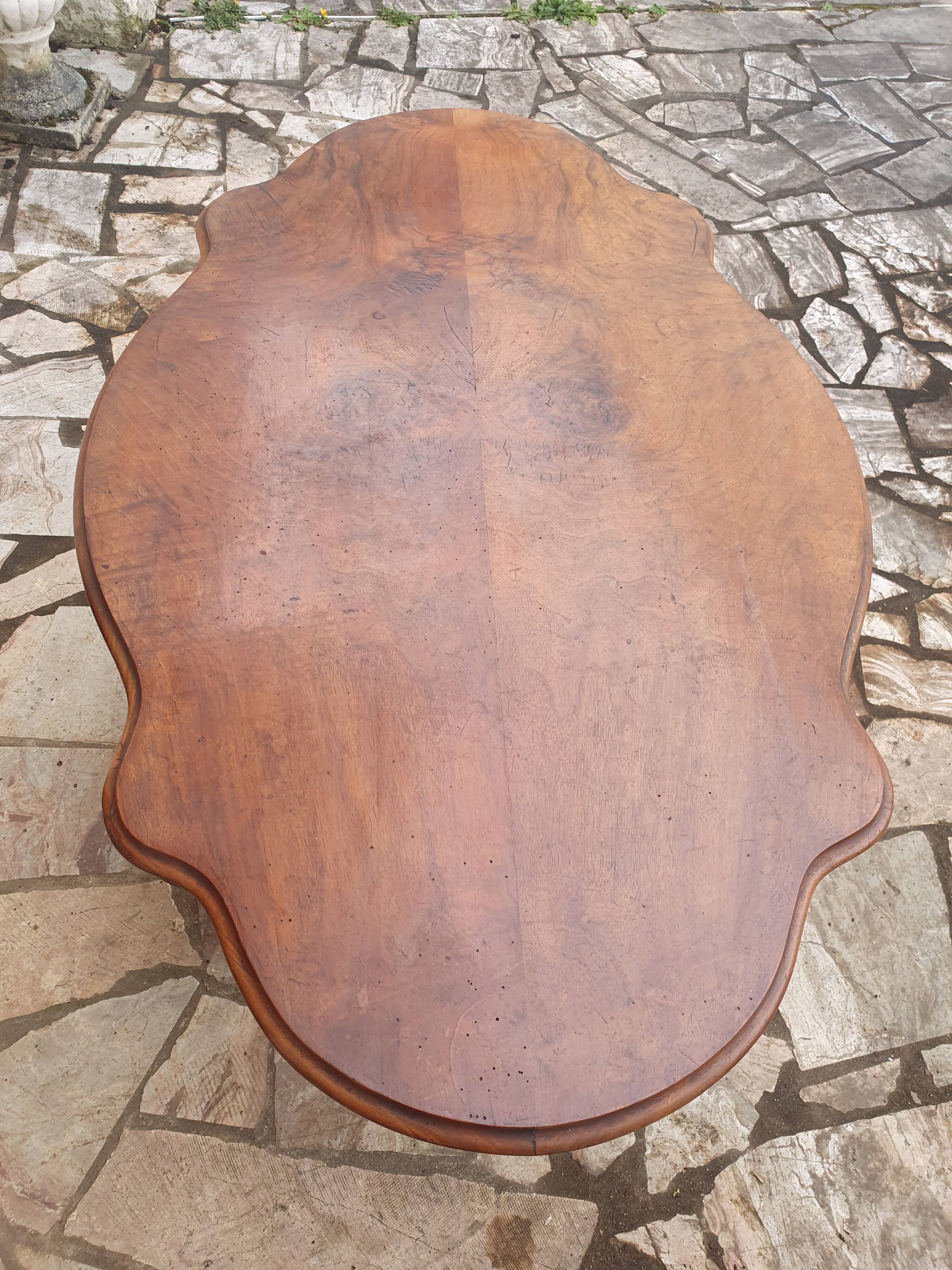 Mahogany violin pedestal table, 19th century