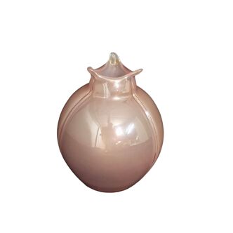 Pearl pink art glass vase with trilobe drawn edge