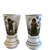 Paire de vases en opaline