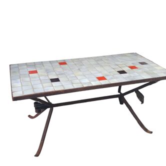 Table basse, plateau en céramique, pied en fer forgé