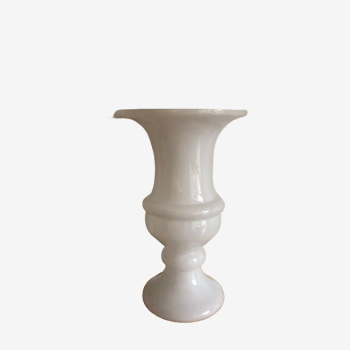 Vase Médicis en opaline blanche