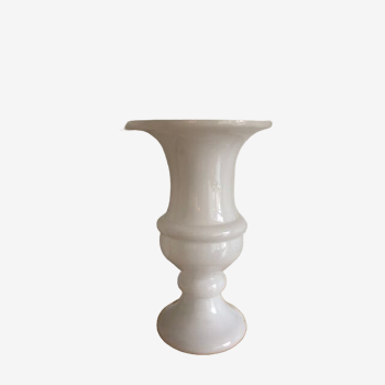 Medici vase in white opaline