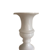 Medici vase in white opaline