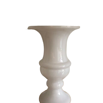 Medici vase in white opaline