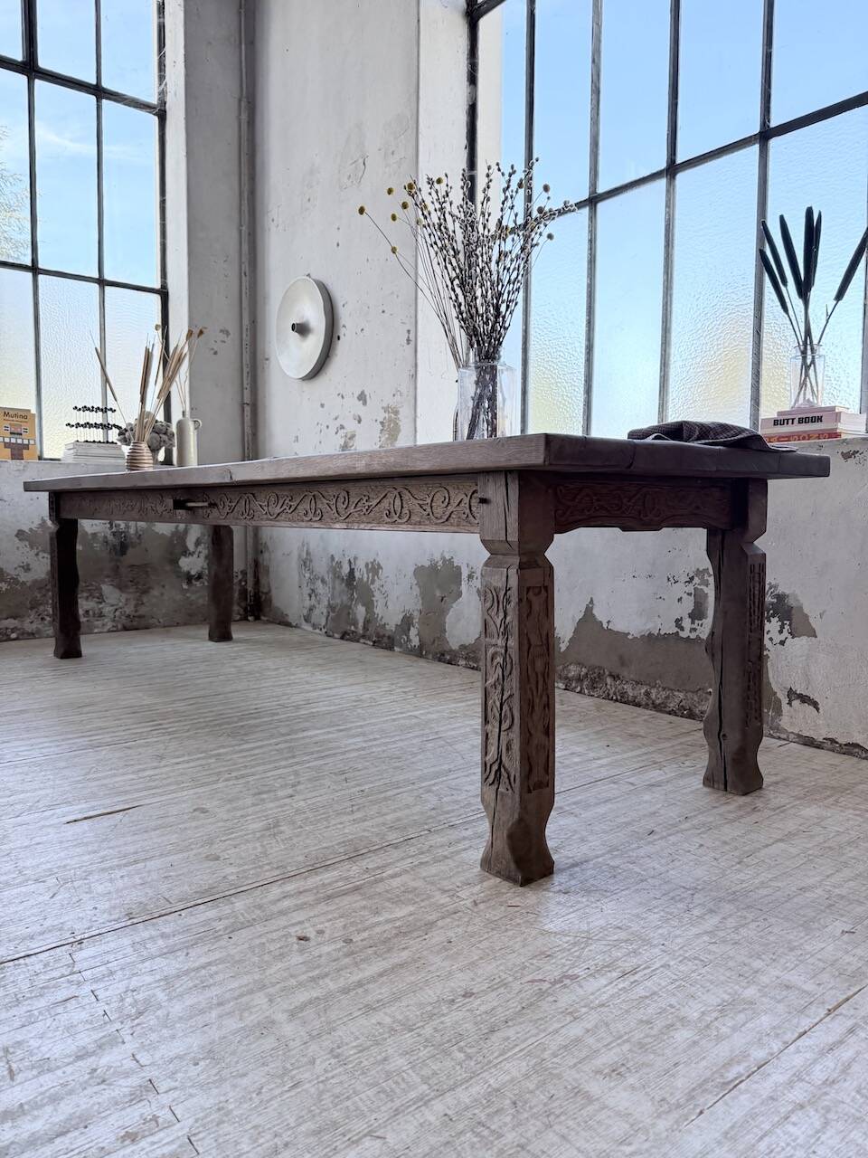 XL farmhouse table in solid oak, brutalist style, 20th century.