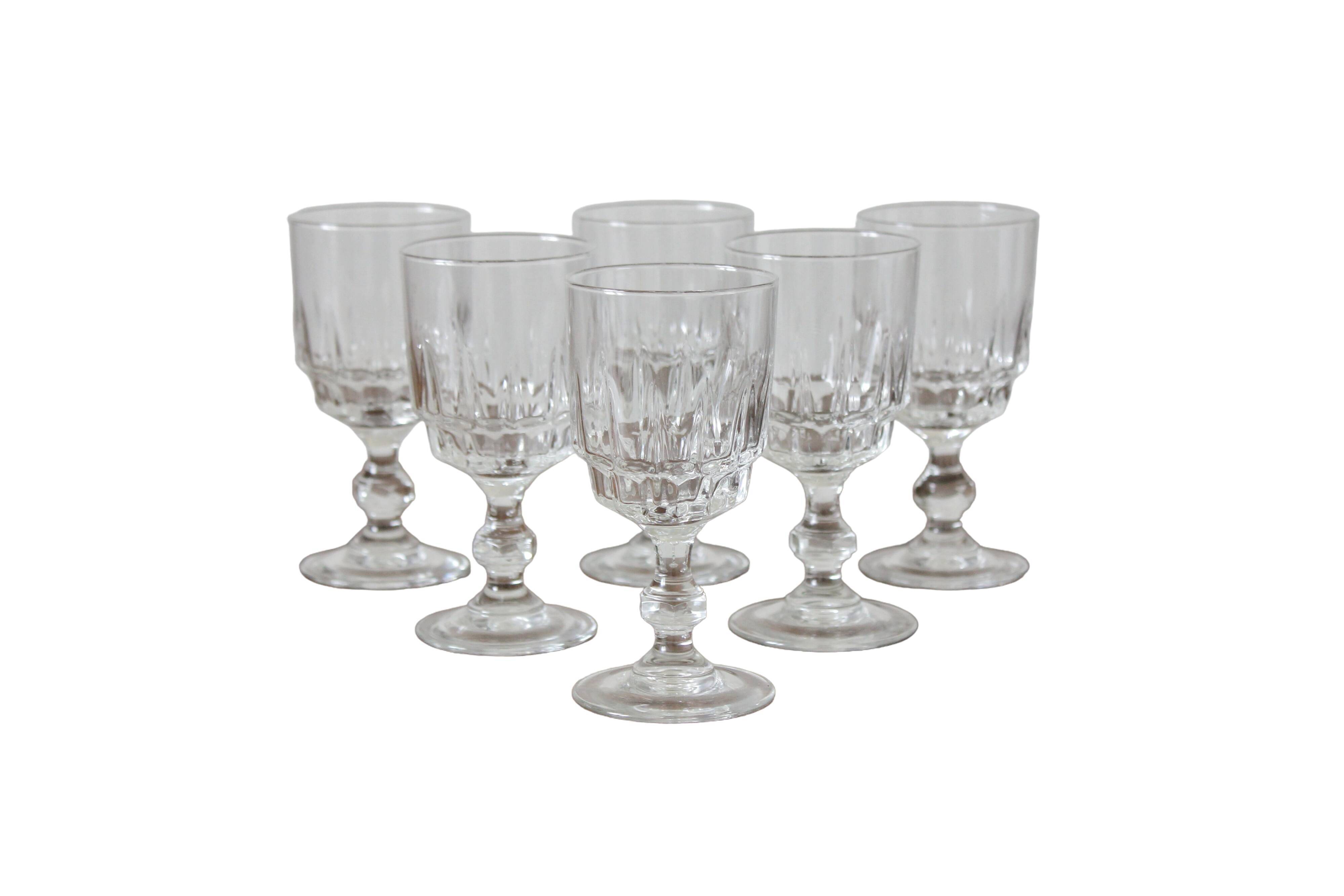 6 vintage Luminarc white wine glasses