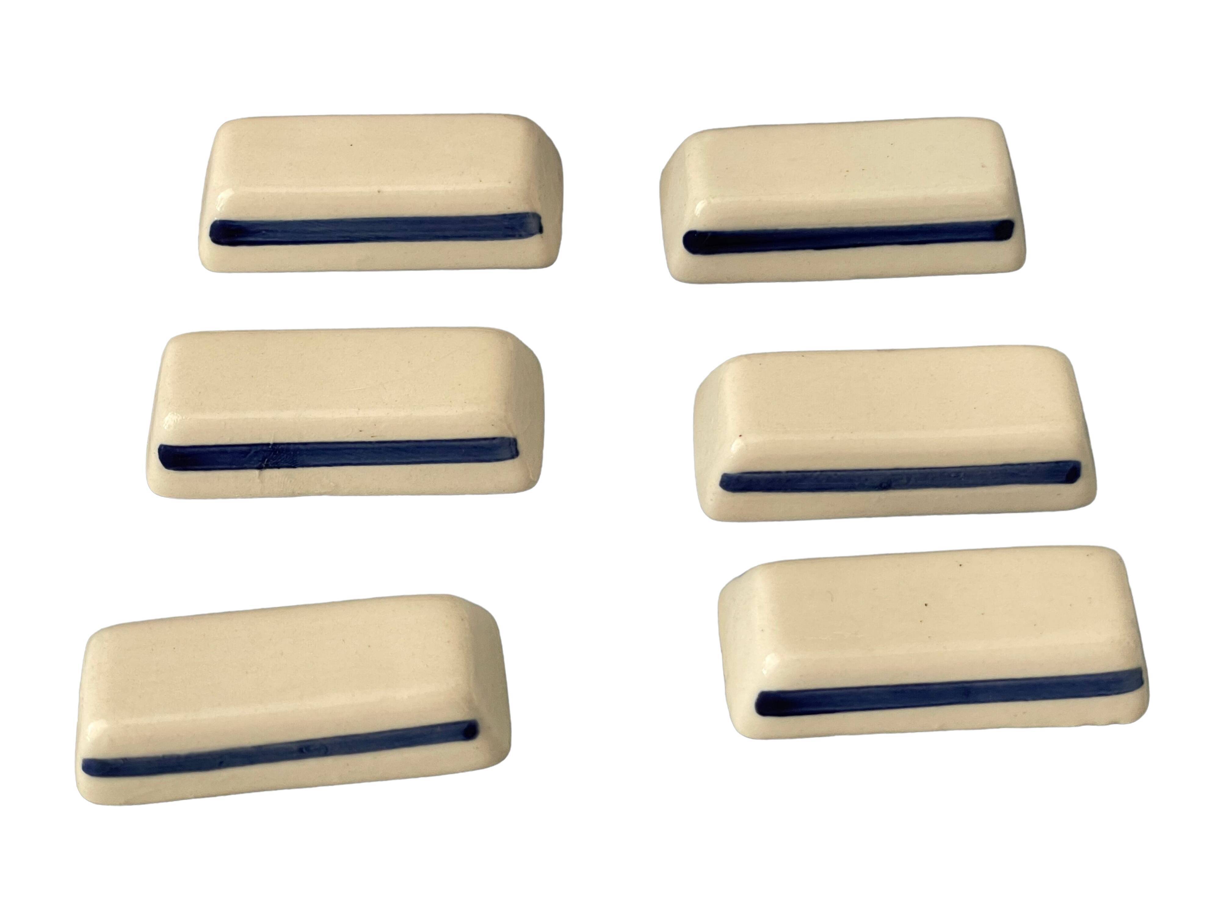 Porcelain knife holder