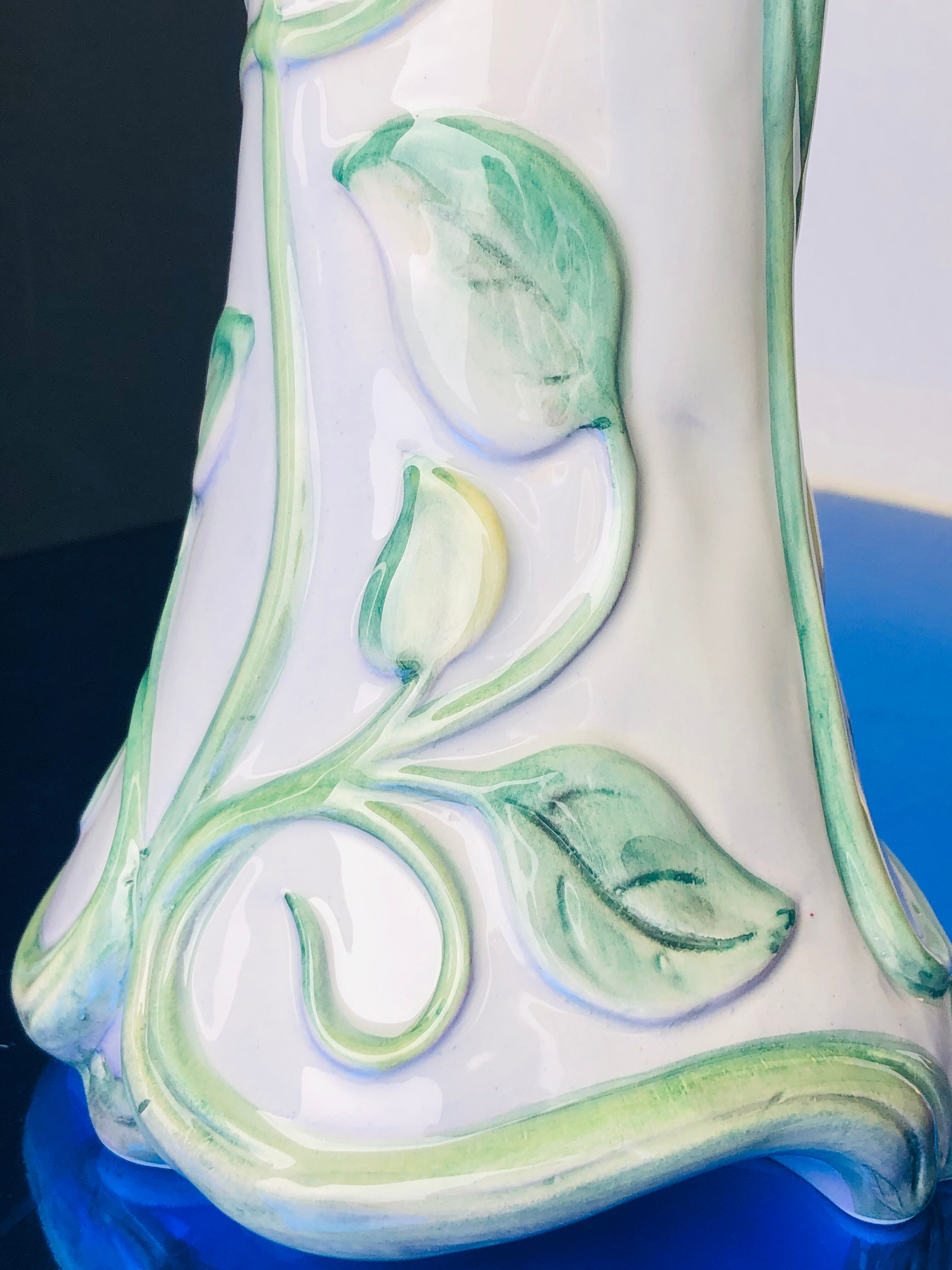 Ancient vase Slurry Art Deco liberty